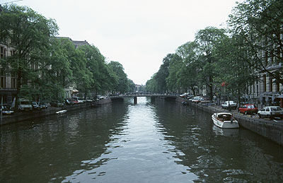 amsterdam-r11-09.jpg (39639 bytes)